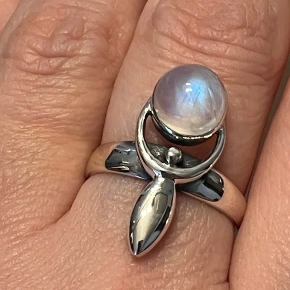 925 STERLING SILVER GODDESS WITH MOONSTONE RING VARIOUS SIZES - Picture 2 of 7